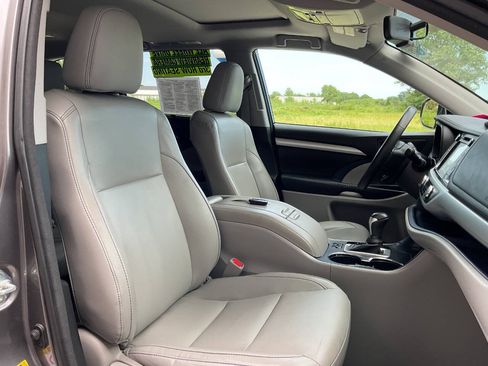 Used 2015 Toyota Highlander XLE AWD/4WD image 50