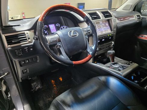 Used 2016 Lexus GX 460 w/ Premium Package AWD/4WD image 26