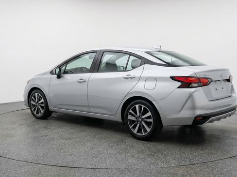 Used 2025 Nissan Versa SV image 6