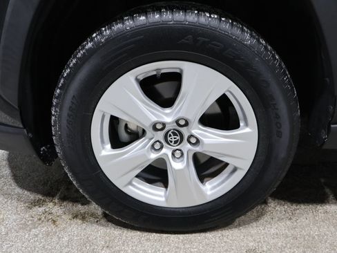 Used 2019 Toyota RAV4 XLE image 9