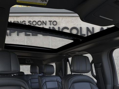 New 2026 Lincoln Navigator Reserve image 23