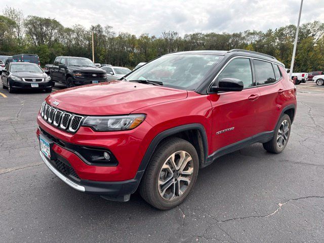 Used 2023 Jeep Compass Limited w/ Sun and Sound Group AWD/4WD image 3