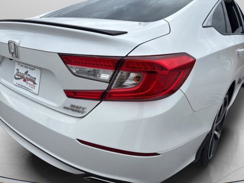 Used 2021 Honda Accord Sport image 11