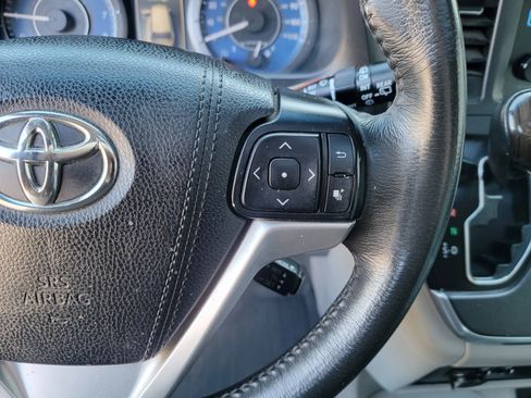 Used 2017 Toyota Sienna XLE w/ XLE Navigation Package image 20