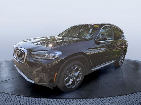 Used 2024 BMW X3 xDrive30i w/ Premium Package AWD/4WD image 3