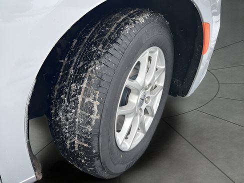 Used 2024 Chrysler Pacifica Touring-L image 67