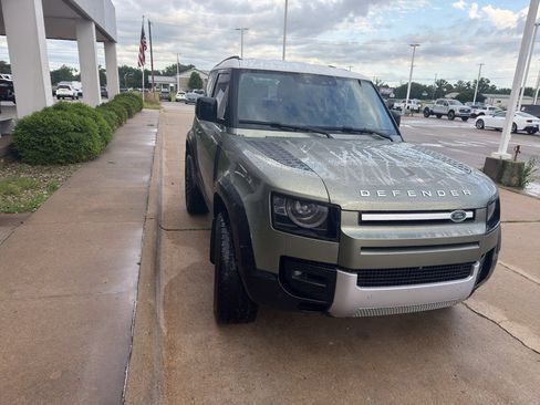 Used 2023 Land Rover Defender 90 S AWD/4WD image 4