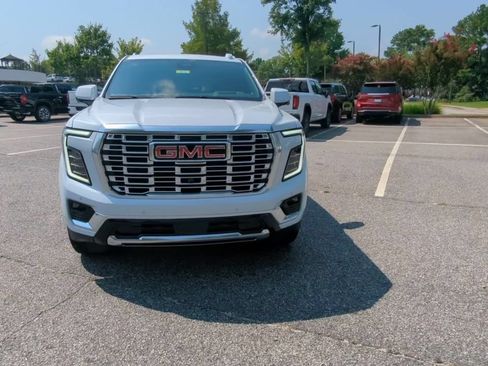 Used 2026 GMC Yukon XL Denali w/ Denali Reserve Package AWD/4WD image 3