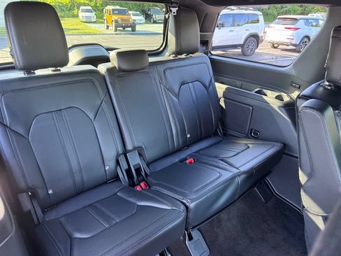 Used 2019 Ford Expedition Limited w/ Equipment Group 302A AWD/4WD image 29