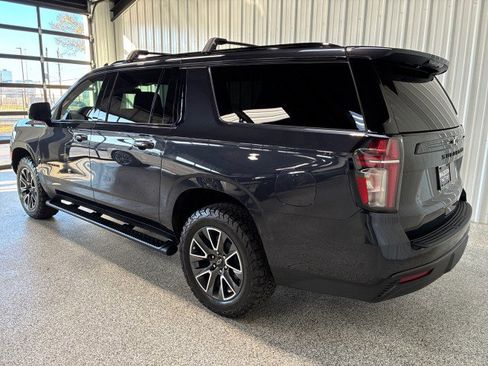 Used 2024 Chevrolet Suburban Z71 w/ Luxury Package image 2