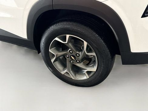 Used 2024 Chevrolet Trax LT FWD image 29