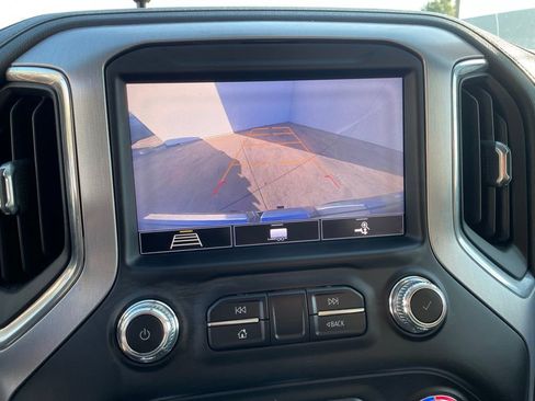 Used 2020 GMC Sierra 1500 SLT RWD image 11