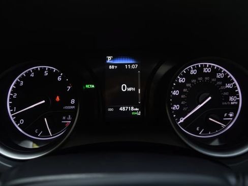 Used 2022 Toyota Camry SE w/ Audio Upgrade Package FWD image 3
