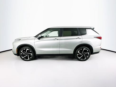 Used 2024 Mitsubishi Outlander SE image 4