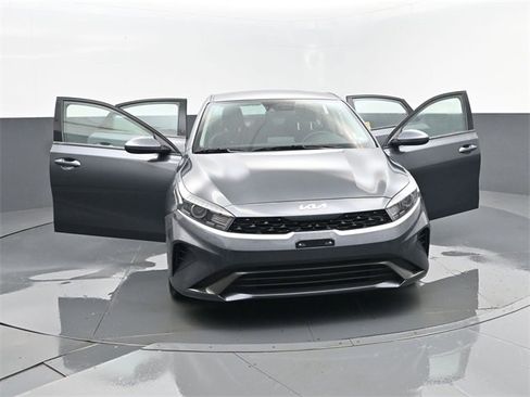 Used 2024 Kia Forte LXS w/ LXS Technology Package image 19