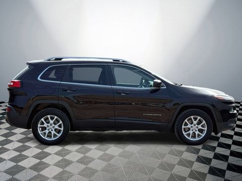 Used 2018 Jeep Cherokee Latitude Plus w/ Cold Weather Group AWD/4WD image 6
