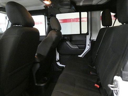 Used 2018 Jeep Wrangler Unlimited Sport S AWD/4WD image 21