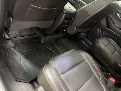 Used 2021 Chevrolet Traverse Premier w/ Redline Edition image 17