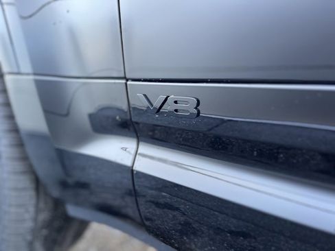 New 2025 Land Rover Defender 110 V8 image 17