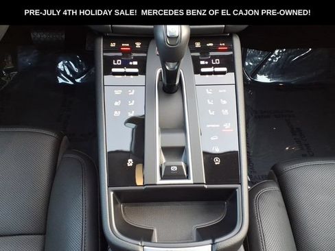 Used 2026 Porsche Macan AWD/4WD image 8