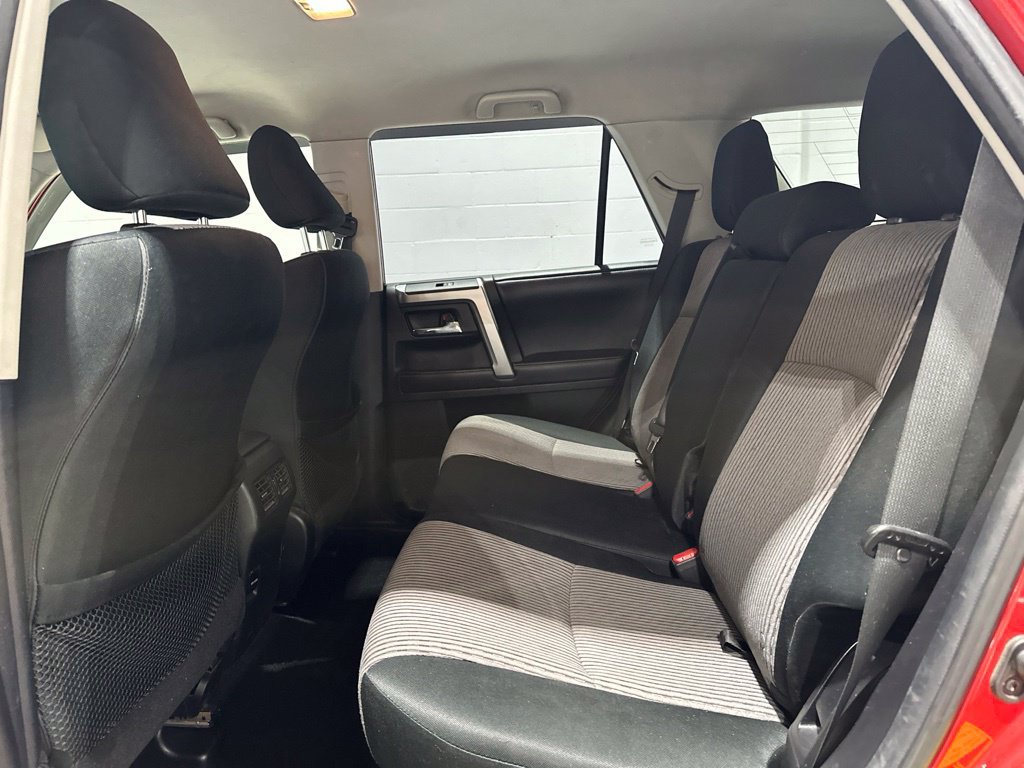 Used 2016 Toyota 4Runner SR5 AWD/4WD image 15