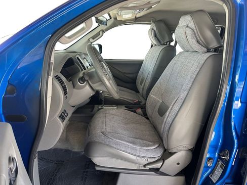 Used 2013 Nissan Frontier SV image 10