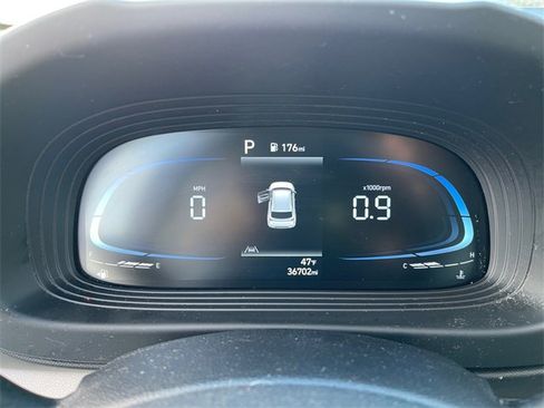 Used 2023 Hyundai Venue SEL w/ Cargo Package image 33