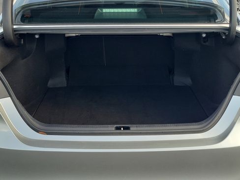 Used 2020 Toyota Camry XLE image 12