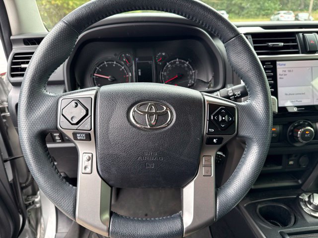 Used 2022 Toyota 4Runner SR5 AWD/4WD image 18
