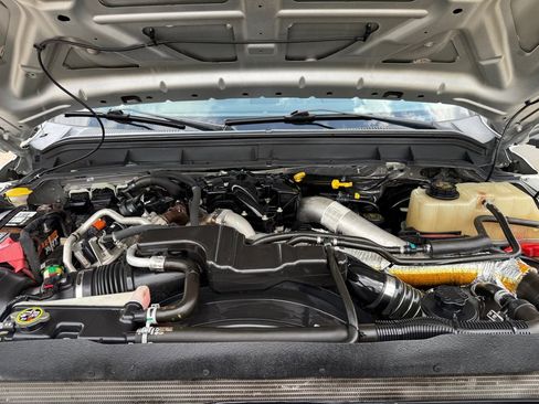 Used 2015 Ford F250 Lariat w/ Lariat Interior Package image 35