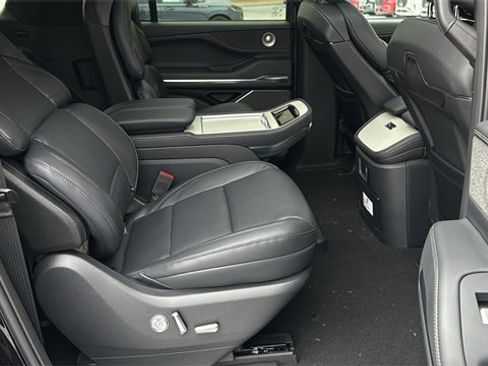 New 2025 Lincoln Navigator L Reserve w/ Jet Appearance Package image 10