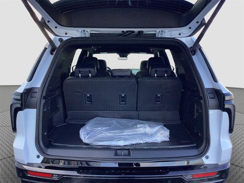 New 2026 Chevrolet Traverse High Country w/ LPO, Floor Liner Package image 32