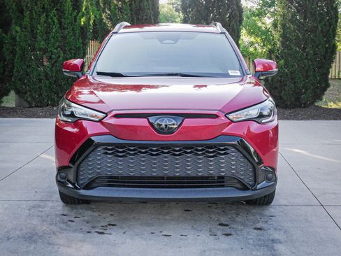 Used 2023 Toyota Corolla Cross SE AWD/4WD image 3