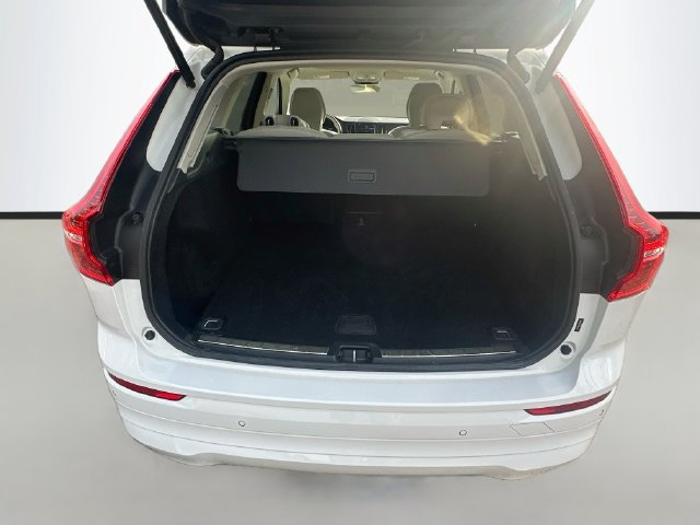 Used 2022 Volvo XC60 B5 Momentum AWD/4WD image 27