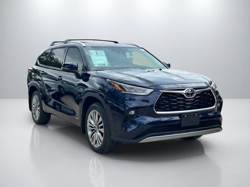 New 2026 Toyota Highlander Platinum AWD/4WD image 3