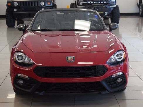 Used 2020 FIAT 124 Spider Abarth w/ Convenience Group RWD image 11
