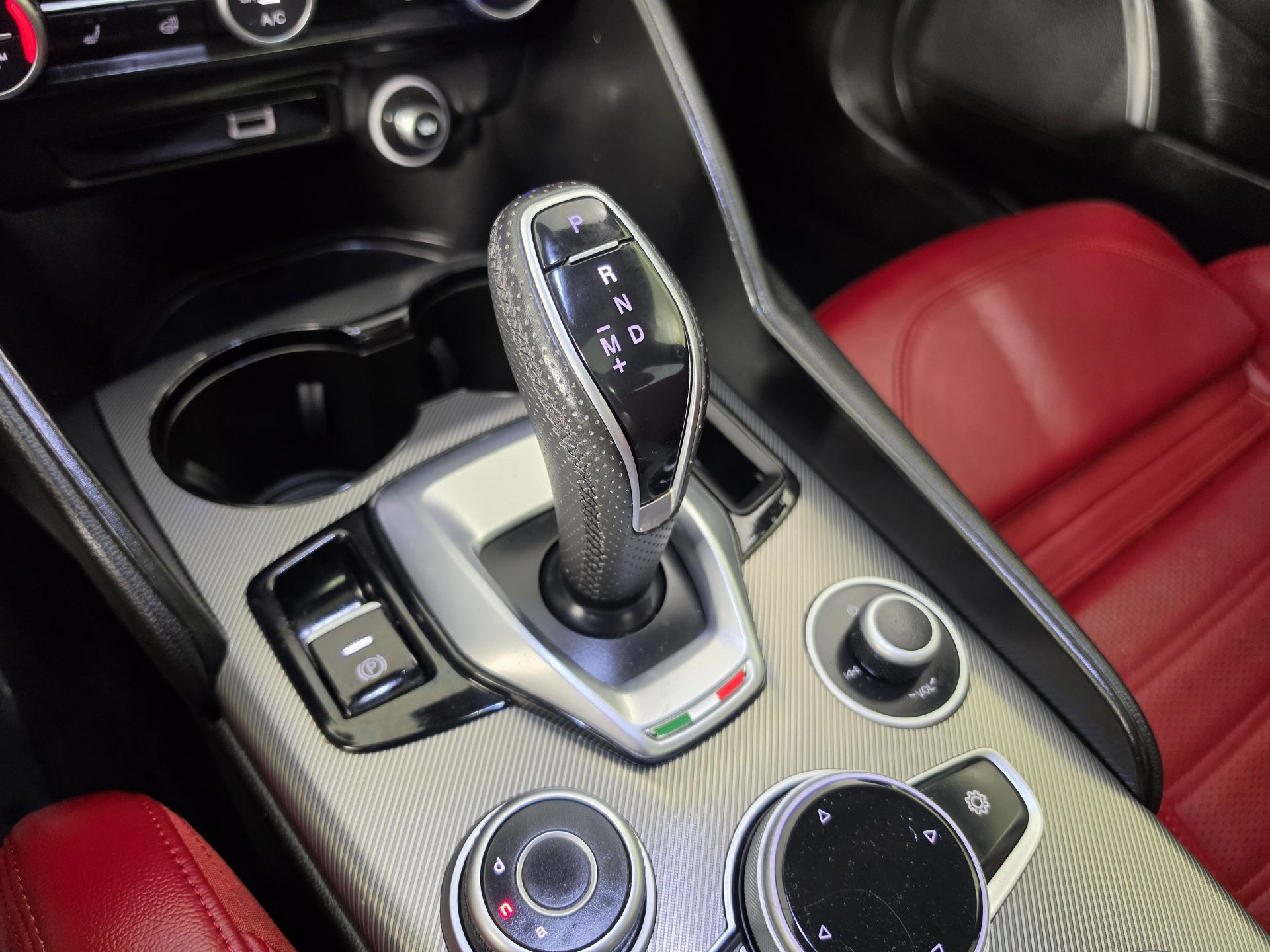 Used 2024 Alfa Romeo Giulia Ti w/ Performance Driving Package RWD image 19