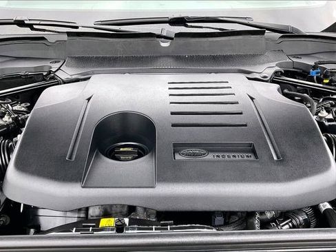 Used 2025 Land Rover Discovery Dynamic SE image 11