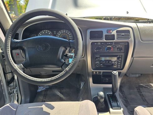 Used 2001 Toyota 4Runner SR5 AWD/4WD image 33
