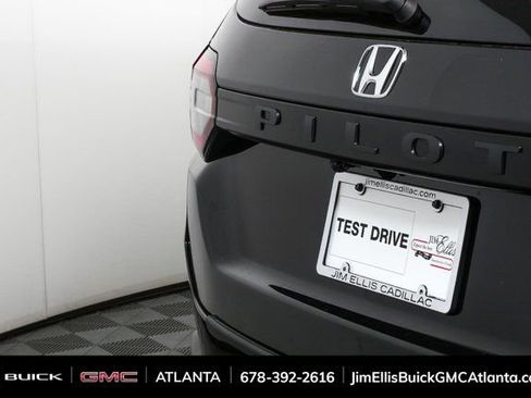 Used 2025 Honda Pilot Touring image 35