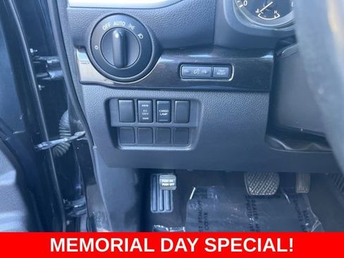Used 2018 Nissan Titan SV w/ SV Convenience Package AWD/4WD image 27