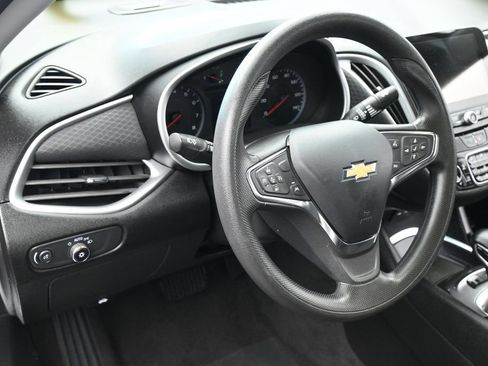 Used 2024 Chevrolet Malibu LT FWD image 15