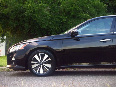 Used 2019 Nissan Altima 2.5 SV AWD/4WD image 22