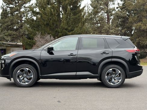 Used 2024 Nissan Rogue SV image 7