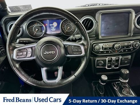 Used 2022 Jeep Wrangler Unlimited Sahara AWD/4WD image 29