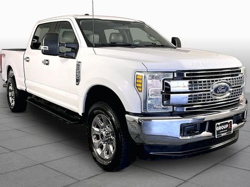 Used 2018 Ford F250 XL w/ Power Equipment Group AWD/4WD image 3