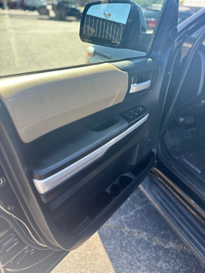 Used 2018 Toyota Tundra Limited w/ Limited Premium Package AWD/4WD image 10