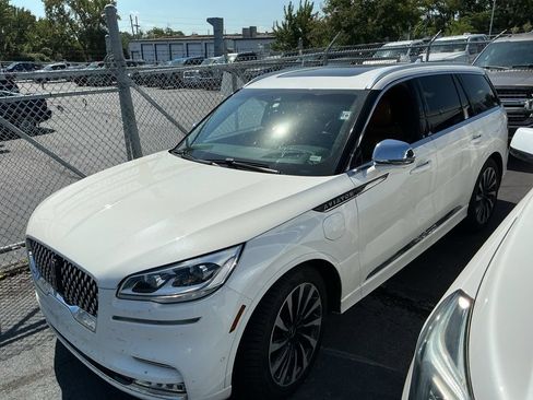 Used 2022 Lincoln Aviator Black Label Grand Touring AWD/4WD image 3