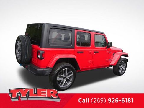 Used 2024 Jeep Wrangler Unlimited AWD/4WD image 8