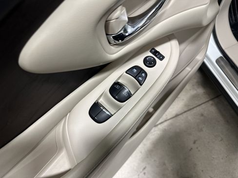 Used 2019 Nissan Murano Platinum image 15